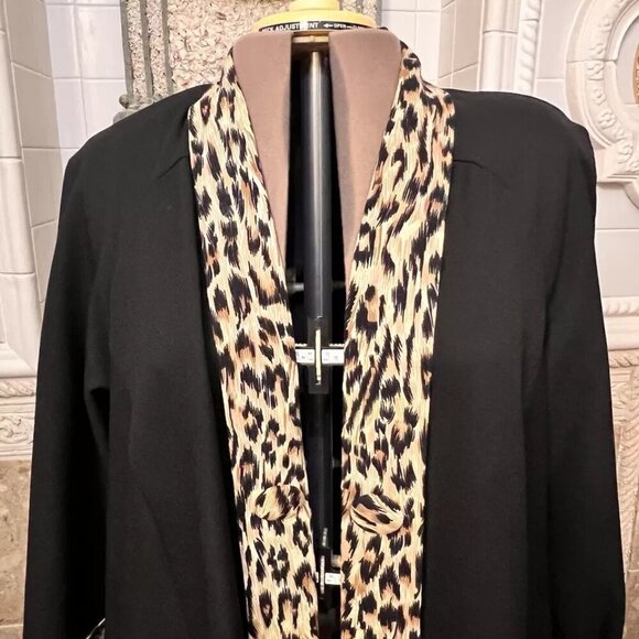 R & D Duster. Size 18. Black W Animal Print Contrast. Open Front. Raglan. AL - Picture 2 of 6